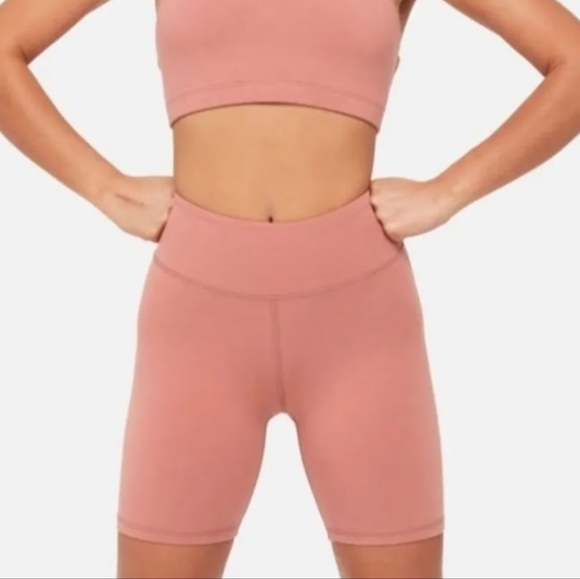 Mate The Label organic stretch leggings and biker shorts - Picture 5 of 11